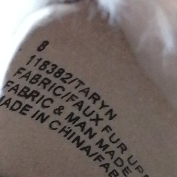 Maurices Womens Taryn Ankle Bootie Tan Wedge Heel Side Zip Faux Fur Trim Sz 8 M - Picture 9 of 9